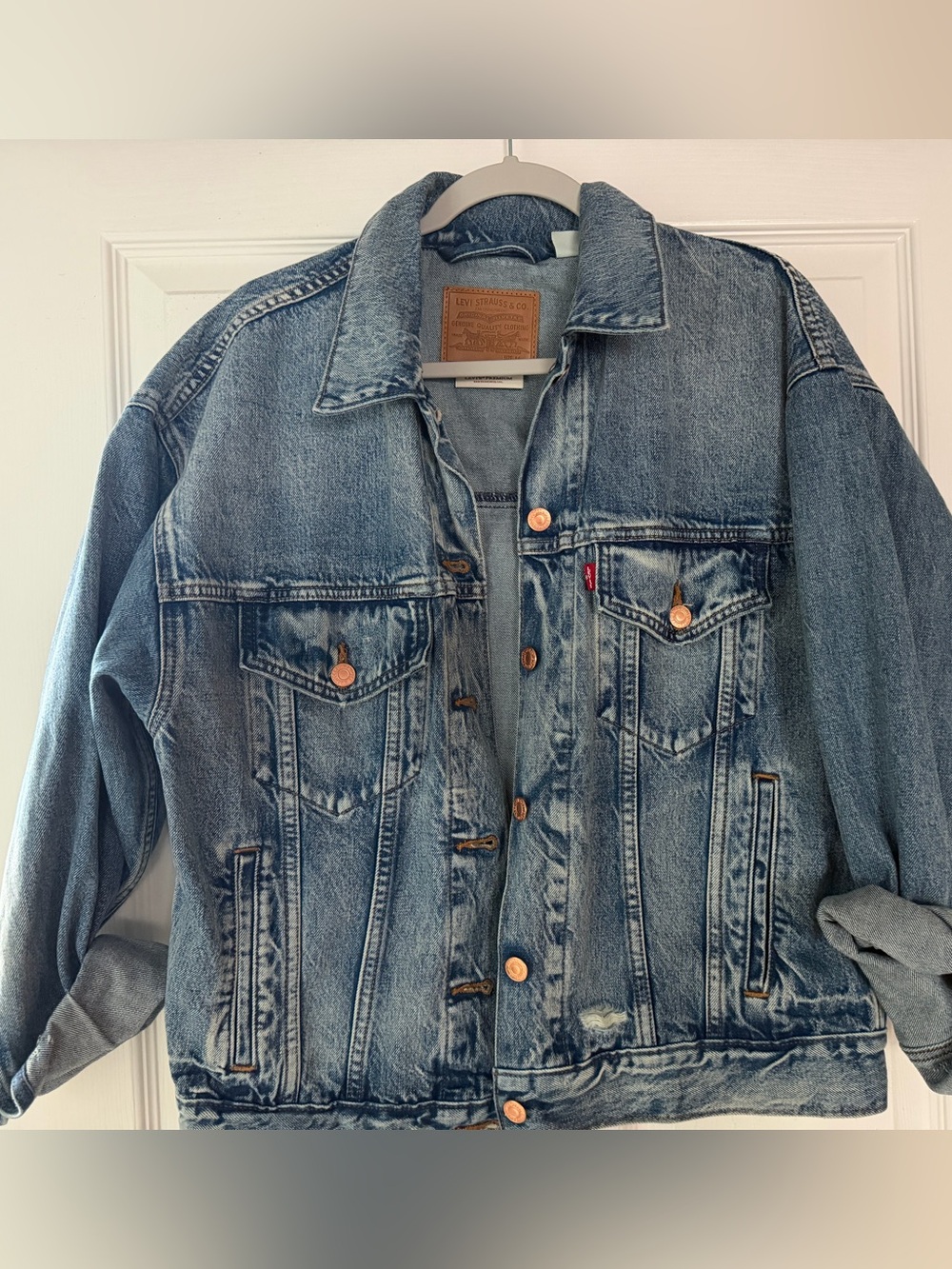 Levi's women’s oversized Blue Denim Trucker Jacket